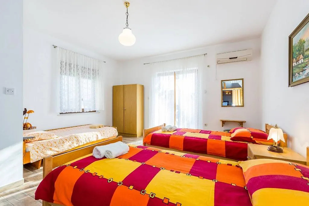 Apartment Vidikovac Pula 0*,